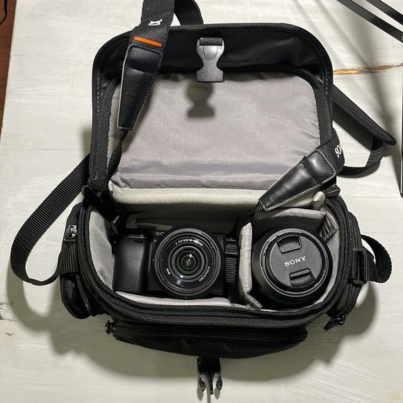 Sony A6000 - Picture 2 of 7